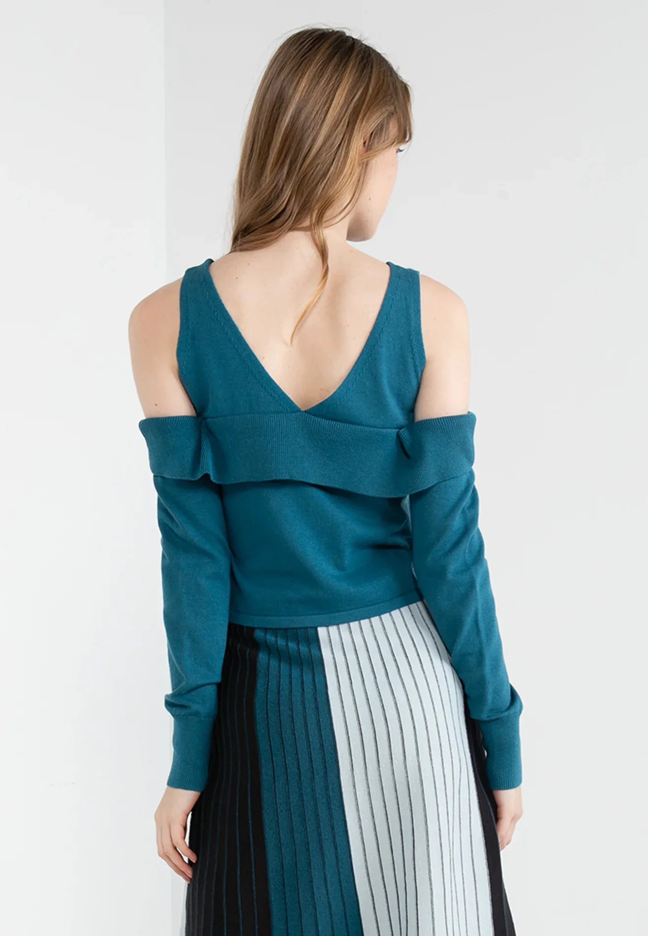 ELLE Apparel Cold-Shoulder Sleeves Knitted Top