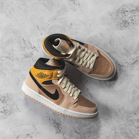 Jordan 1 Mid SE Particle Beige (W)