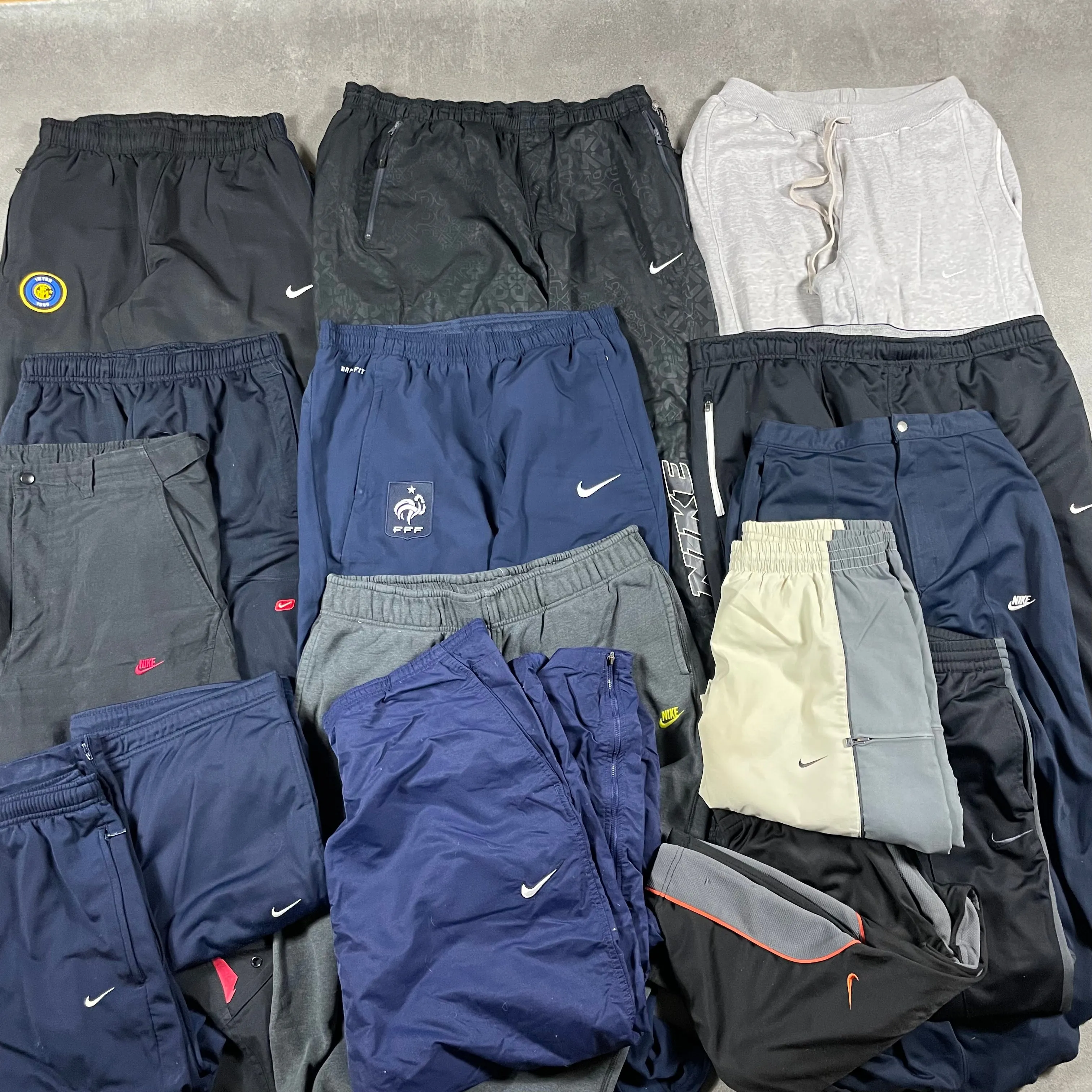 Nike Bulk (Trackpants x15)