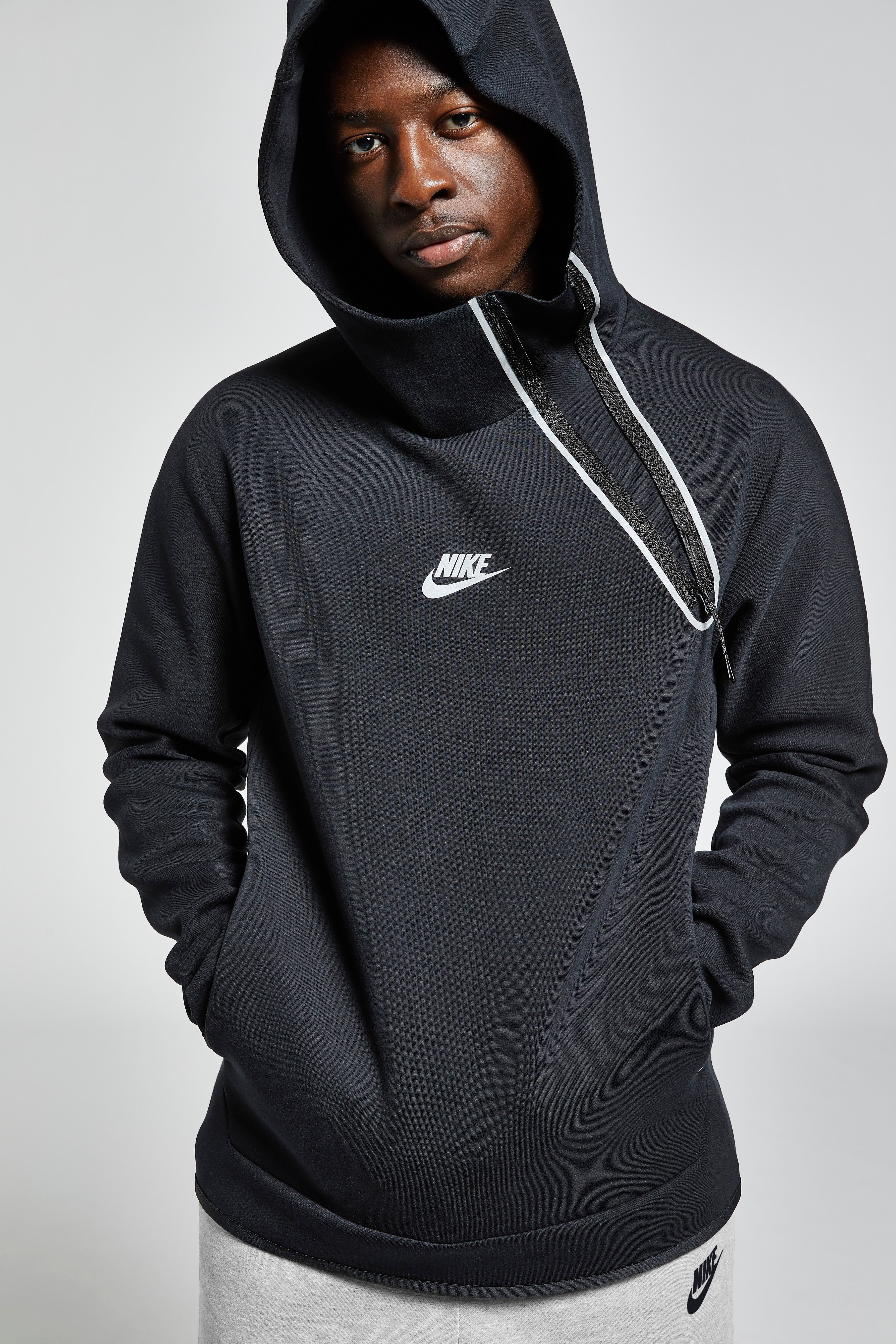 NIKE SPORTSWEAR TECH FLEECE