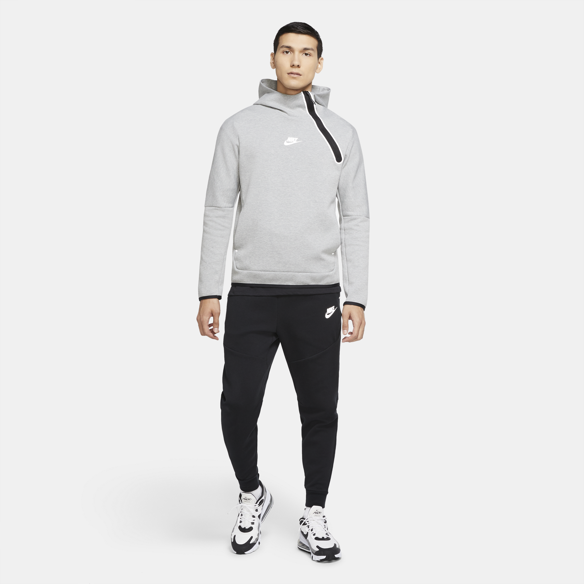 NIKE SPORTSWEAR TECH FLEECE