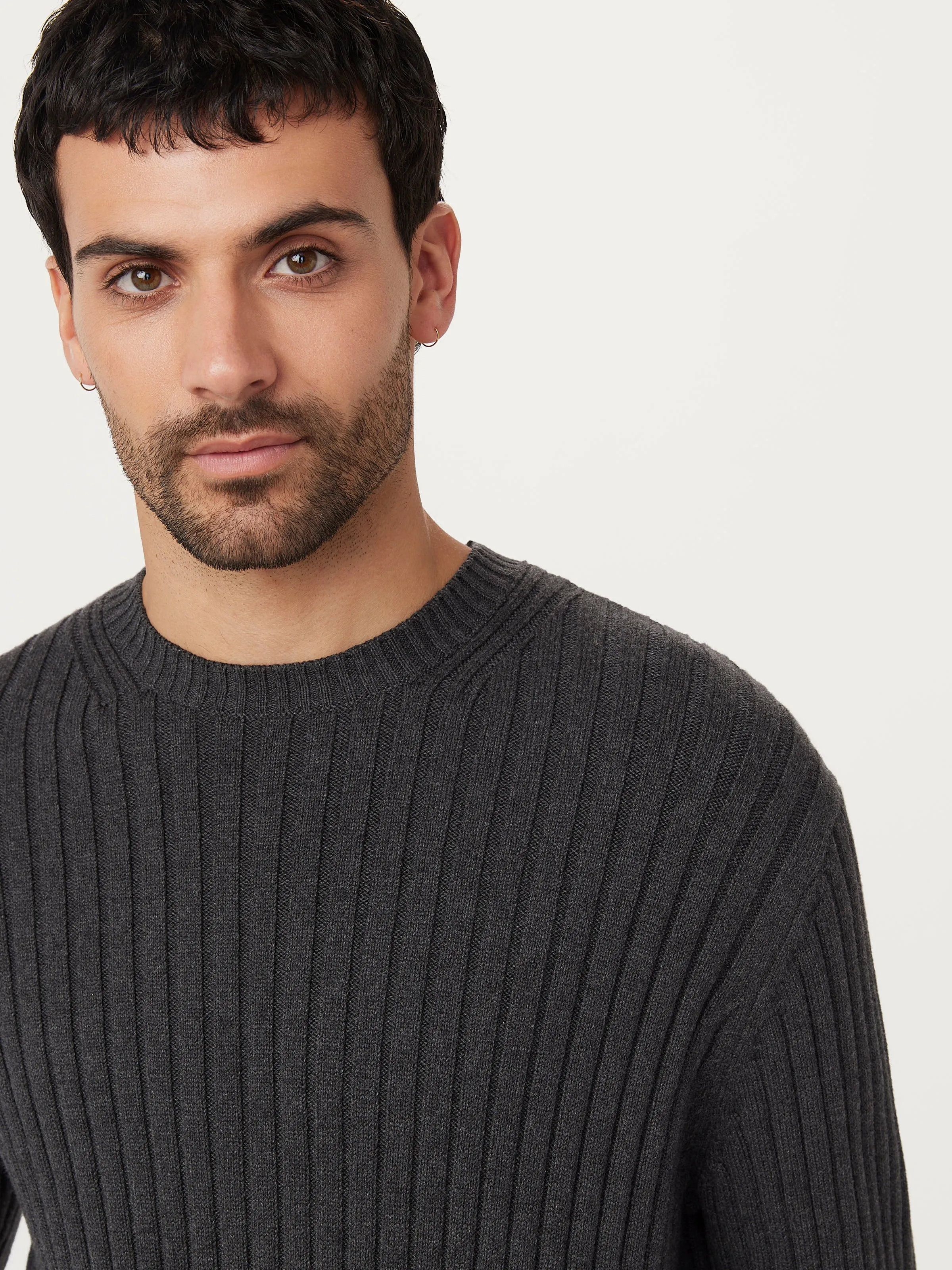 The Relaxed Ribbed Sweater  in Grey Black